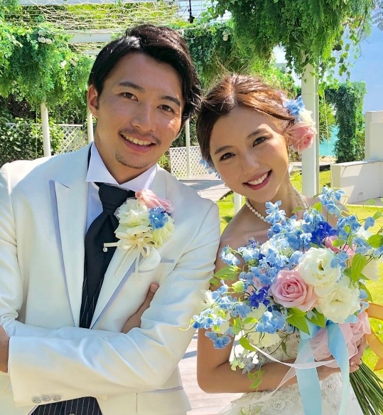 Gaku Shibasaki and his wife, Erina Mano