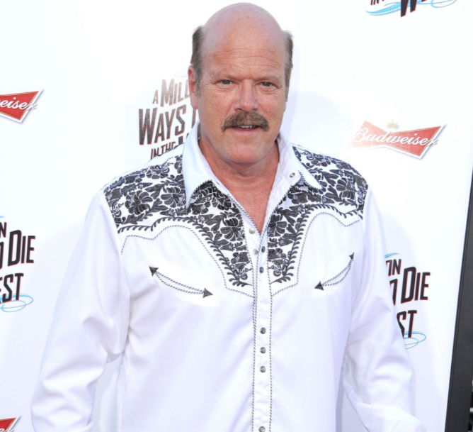 Rex Linn, a famous actore