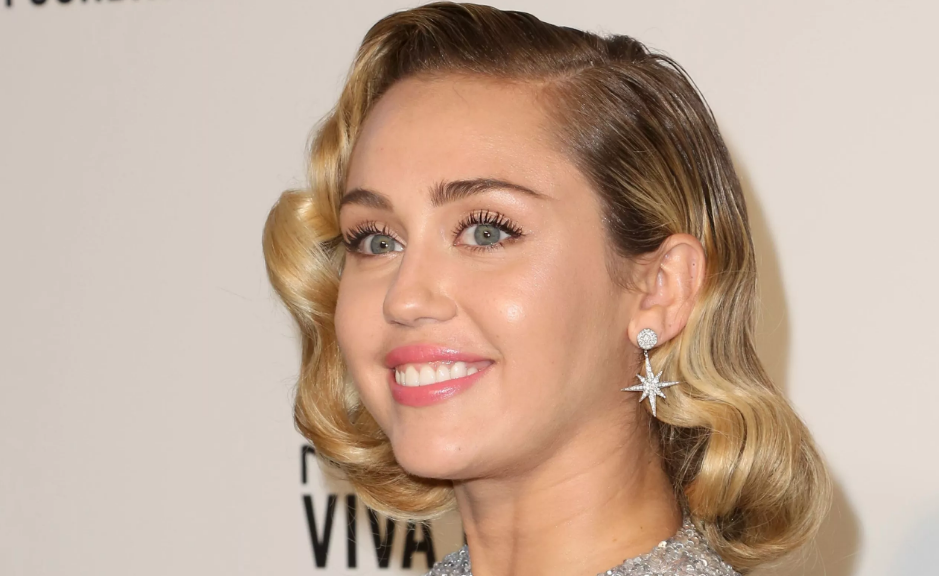 Miley Cyrus - Bio, Net Worth, Family, Tour, Albums, New Song Out, Liam ...