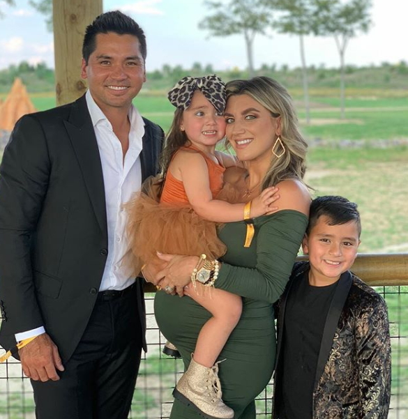 Jason Day with his wife and their childrens