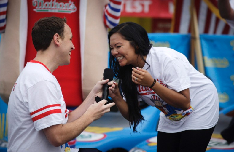 Joey Chestnut proposes to his girlfriend, Neslie Ricasa