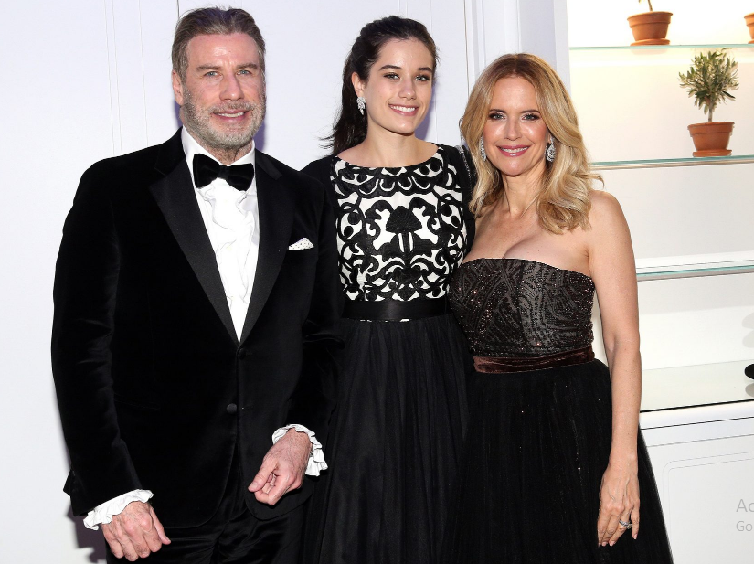 Ella Bleu Travolta con suo padre, John Travolta e sua madre, Kelly Preston