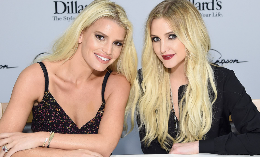 Ashlee Simpson and her sister, Jessica Simpson