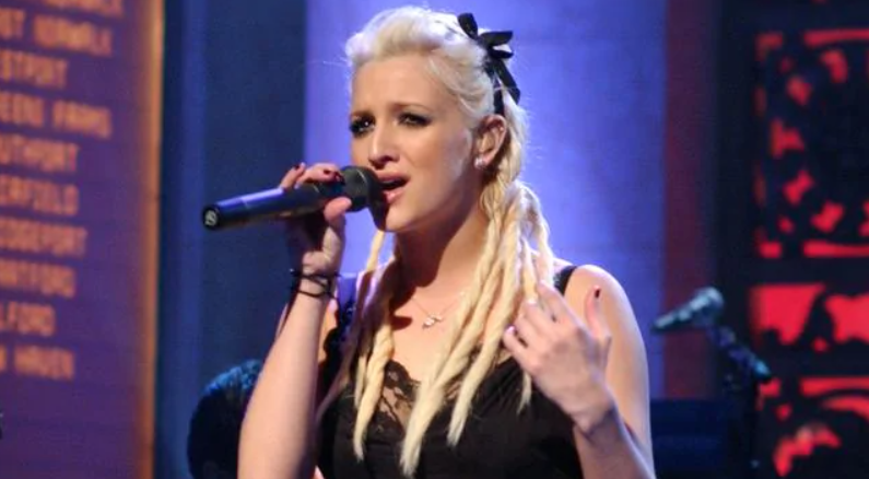 Ashlee Simpson Singing