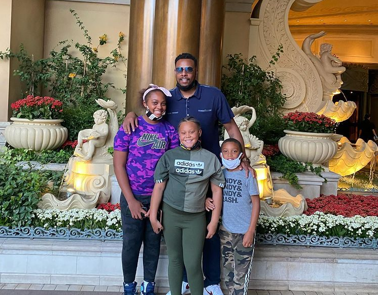 Paul Pierce with his two daughters and a son