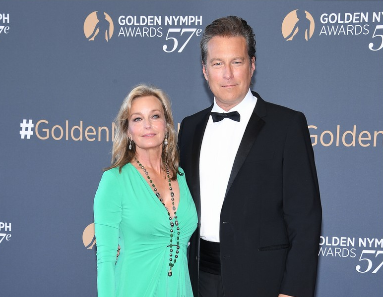 John Corbett Bio Net Worth Age Facts Wife Family Shows Award Career Life Story Nationality He is best known for playing chris stevens on northern exposure corbett started his acting career in television commercials, and in recent years, he has done tv and radio voiceovers for applebee's restaurants. john corbett bio net worth age facts