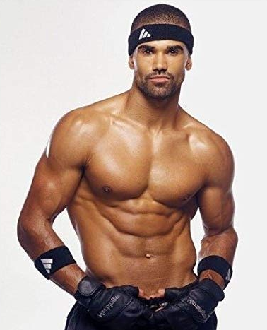 Shemar Moore in Boxing Dress