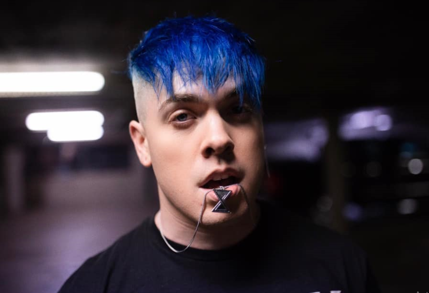 6. Cody Carson's Blue Hair: A Fan Favorite - wide 6