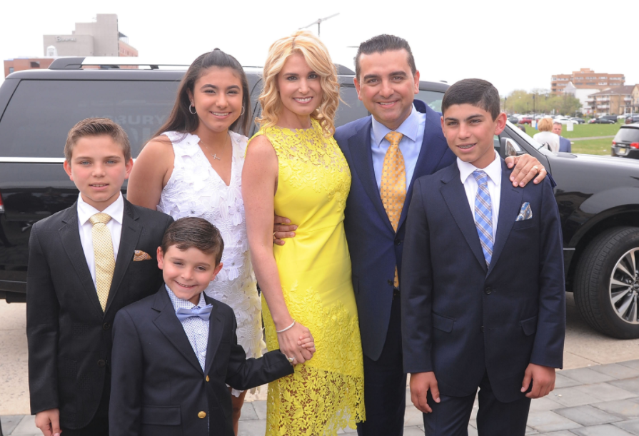 Buddy Valastro with his wife, Lisa and their kids