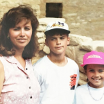 Jana Kramer with her mom and brother