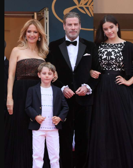 John Travolta with his wife and childrens