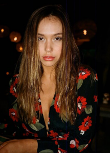 Alexis Ren