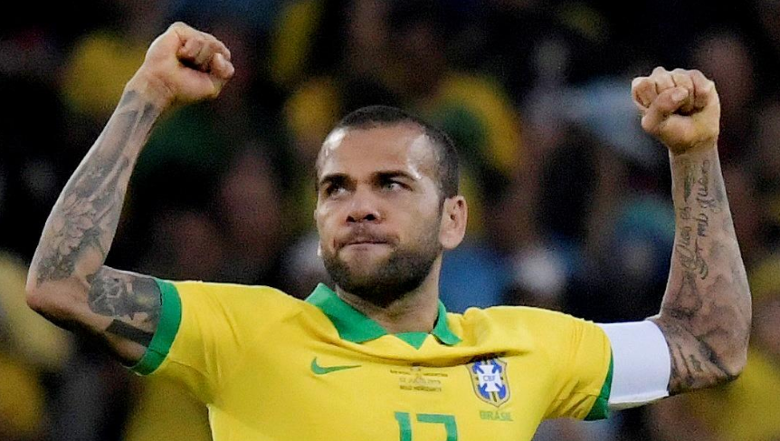 Dani Alves Biography - Birthday, Wiki, Age, Facts, Net Worth, Current ...