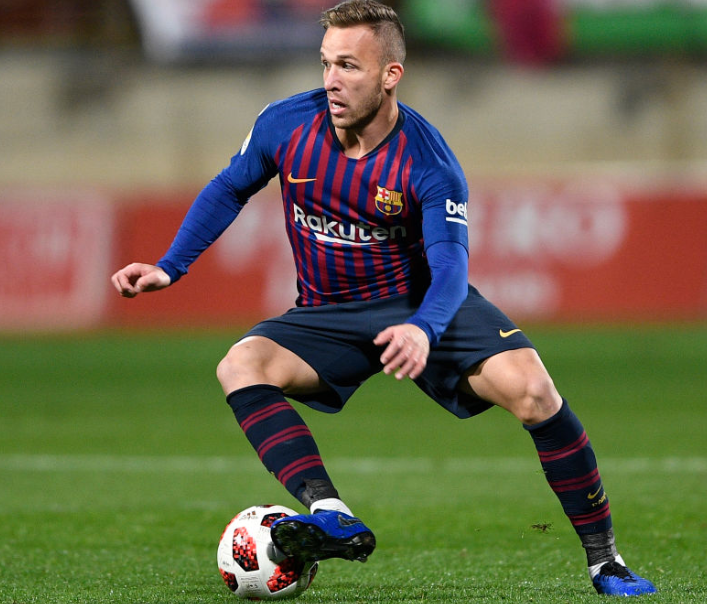 Arthur Melo Skillfully Taking The Ball