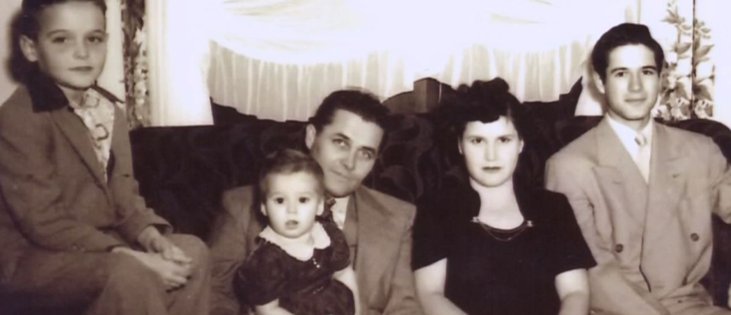 Angie Harmon With Her Parents