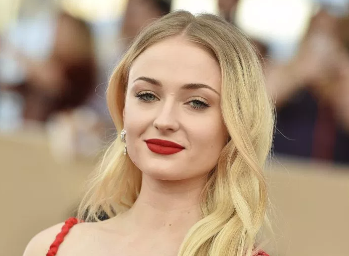 Sophie Turner - Age, Facts, Wiki, Bio, Net Worth, Affair, Height, Family