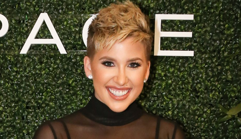 Savannah Chrisley Bio, Age, Net Worth, Engaged, Boyfriend, Family