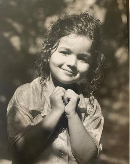 Smiling Alia Bhatt Childhood Picture