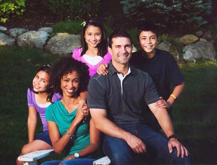Sage Steele with her husband, Jonathan Bailey and their childrens