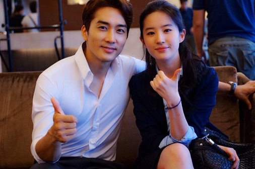 Liu Yifei with her ex-boyfriend Song Seung Hun