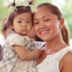 Roselyn Keo With Her Daughter