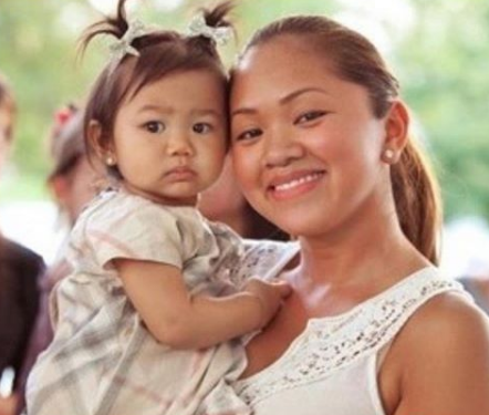 Roselyn Keo With Her Daughter