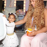 Blue Ivy Carter With Her Mother, Beyonce