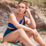 Florence Pugh Showing Her Body