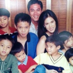 Mikael Daez With His Family