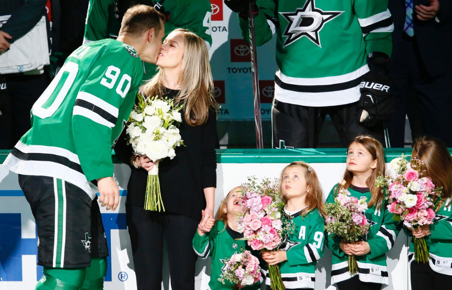 Jason Spezza With His Wife And Childrens