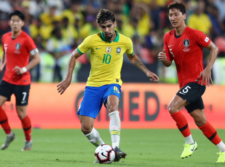 Lucas Paqueta Against The Opponent