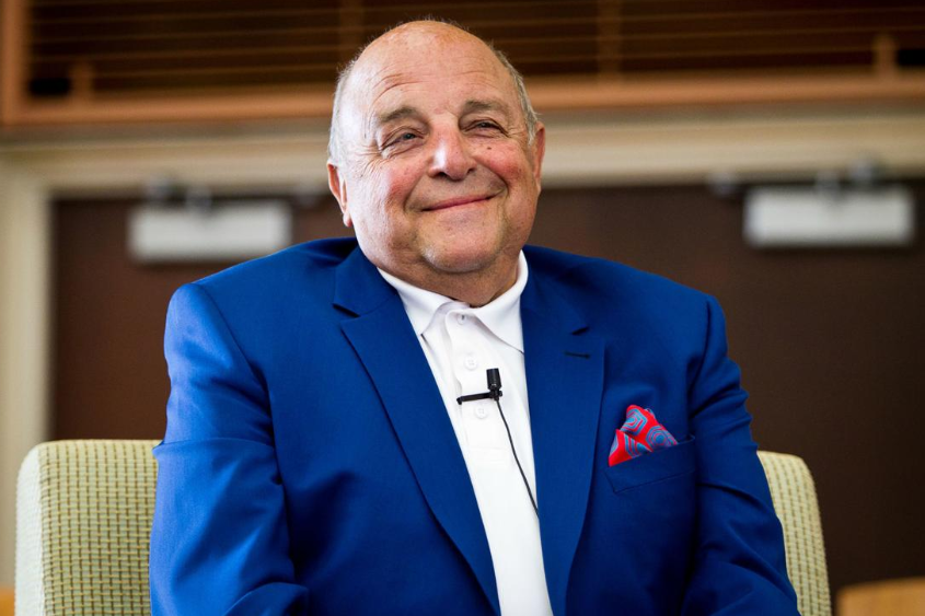 Barry Alvarez, současný sportovní ředitel na University of Wisconsin-Madison