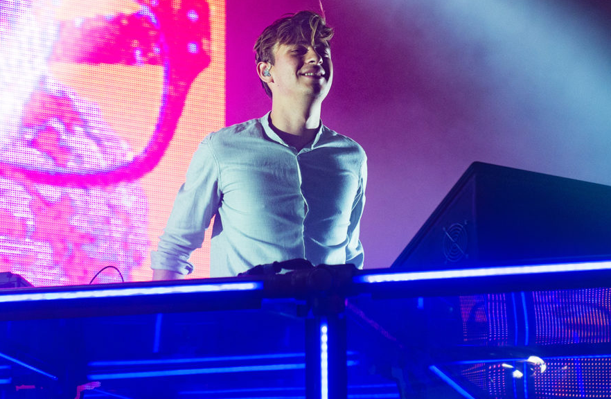 Flume Performing The Song