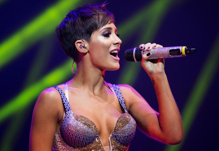 Frankie Bridge Singing