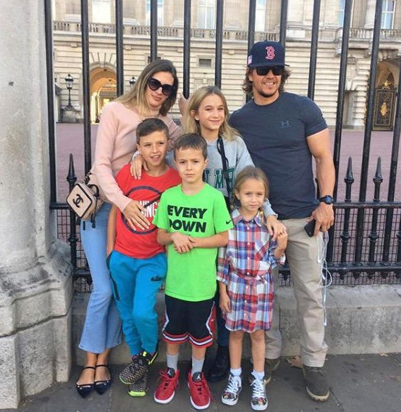 Mark Wahlberg with his wife, Rhea Durham and their kids; Ella Rae, Grace Margaret, Michael, and Brendan Joseph