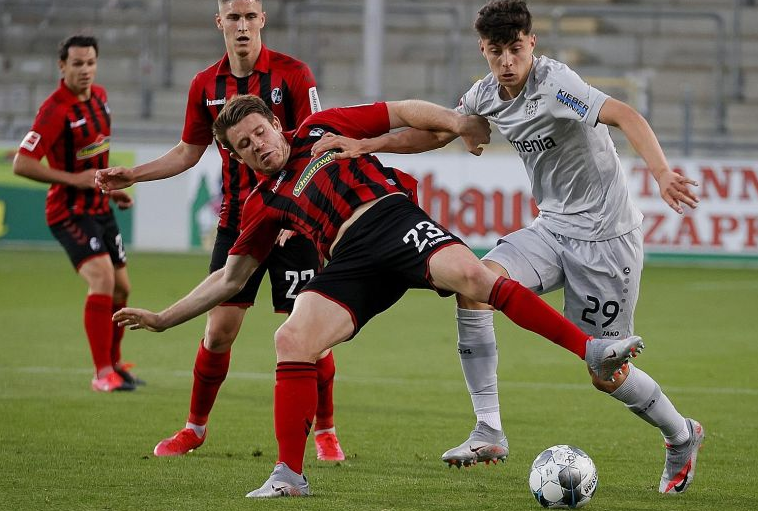 Kai Havertz against the opponent