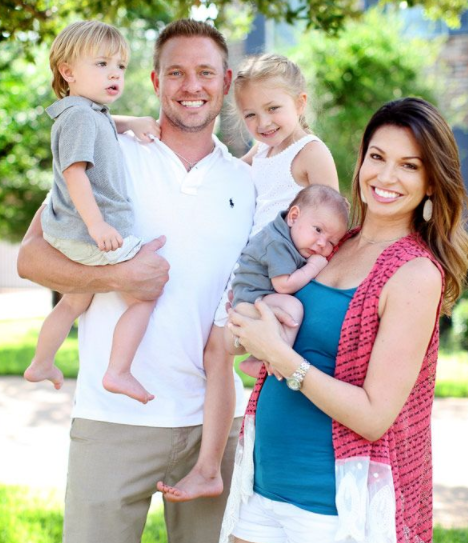 Melissa Rycroft with her husband and children