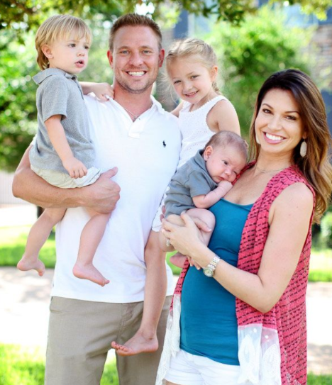 Melissa Rycroft with her husband and childrens