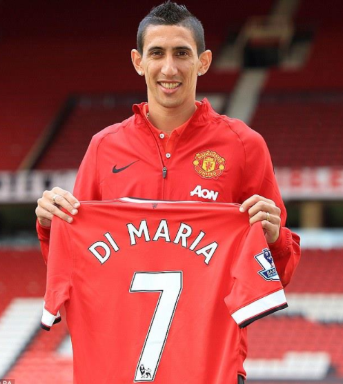 Angel Di Maria signing with Manchester United in 2014