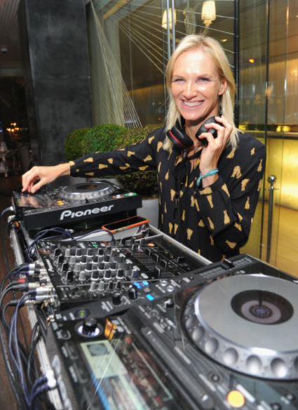 Jo Whiley DJing