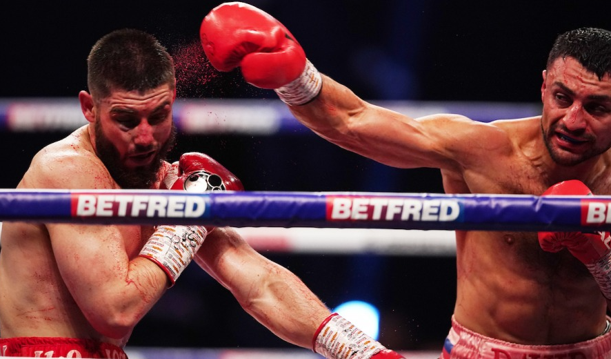 David Avanesyan punching Josh Kelly