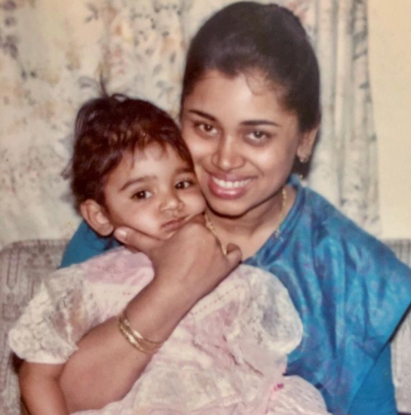 Sanjana Ganesan and her mom