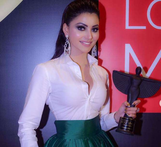 Urvashi Rautela Holding Icon of the year Award