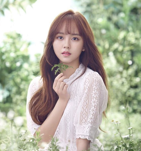 Kim Sohyun Bio, Net Worth, Age, Boyfriend, Family Life, Height, Facts