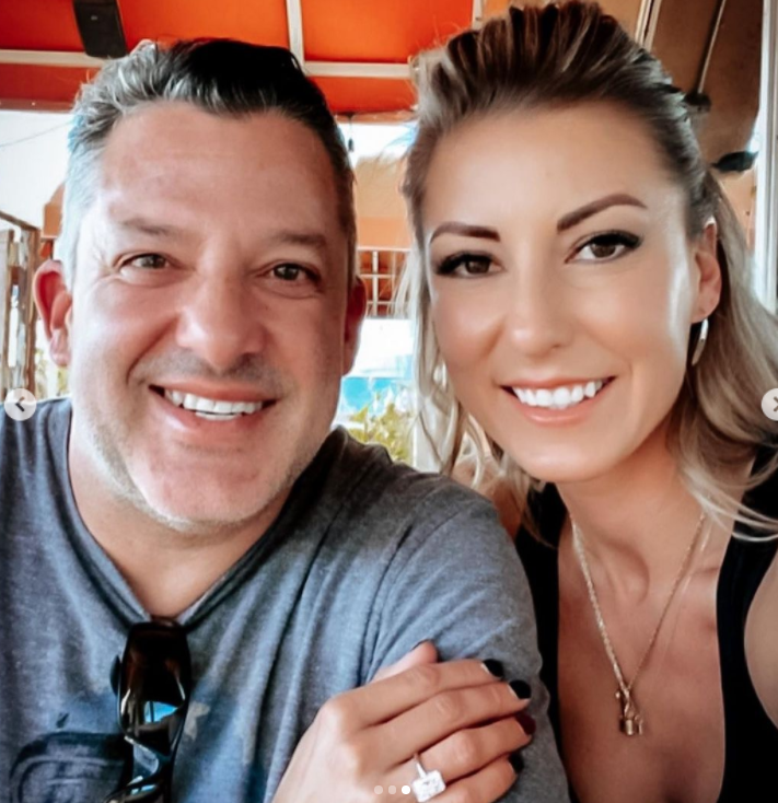 Leah Pruett is Engaged to her fiance, Tony Stewart