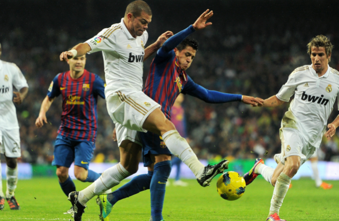 Pepe heading against the opponent