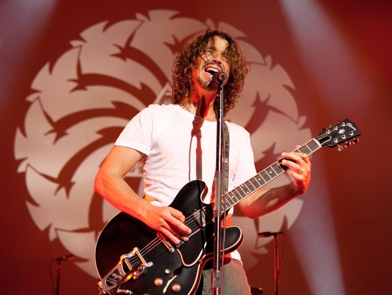 Chris Cornell Singing