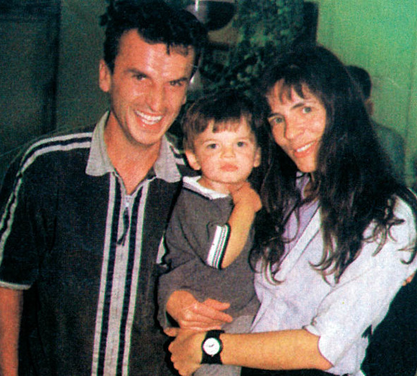 Mira Furlan with her husband, Goran and their kid