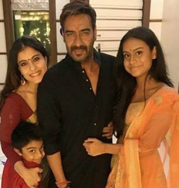 Ajay Devgn With His Wife And Childrens