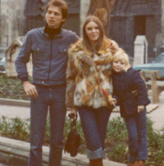 Young Samantha Womack with her parents